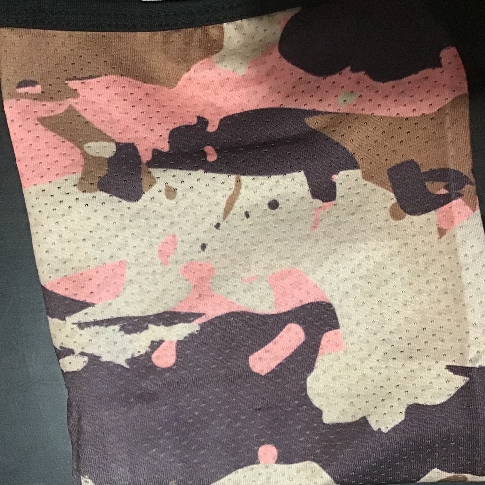LAST ONE‼️ Tan Camo Mask Scarf w/ Ear Loops - Picture 4 of 10